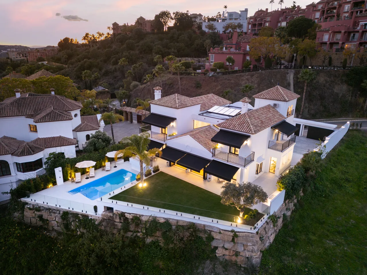 5-bedroom villa in La Quinta with private pool and private garden — image 48