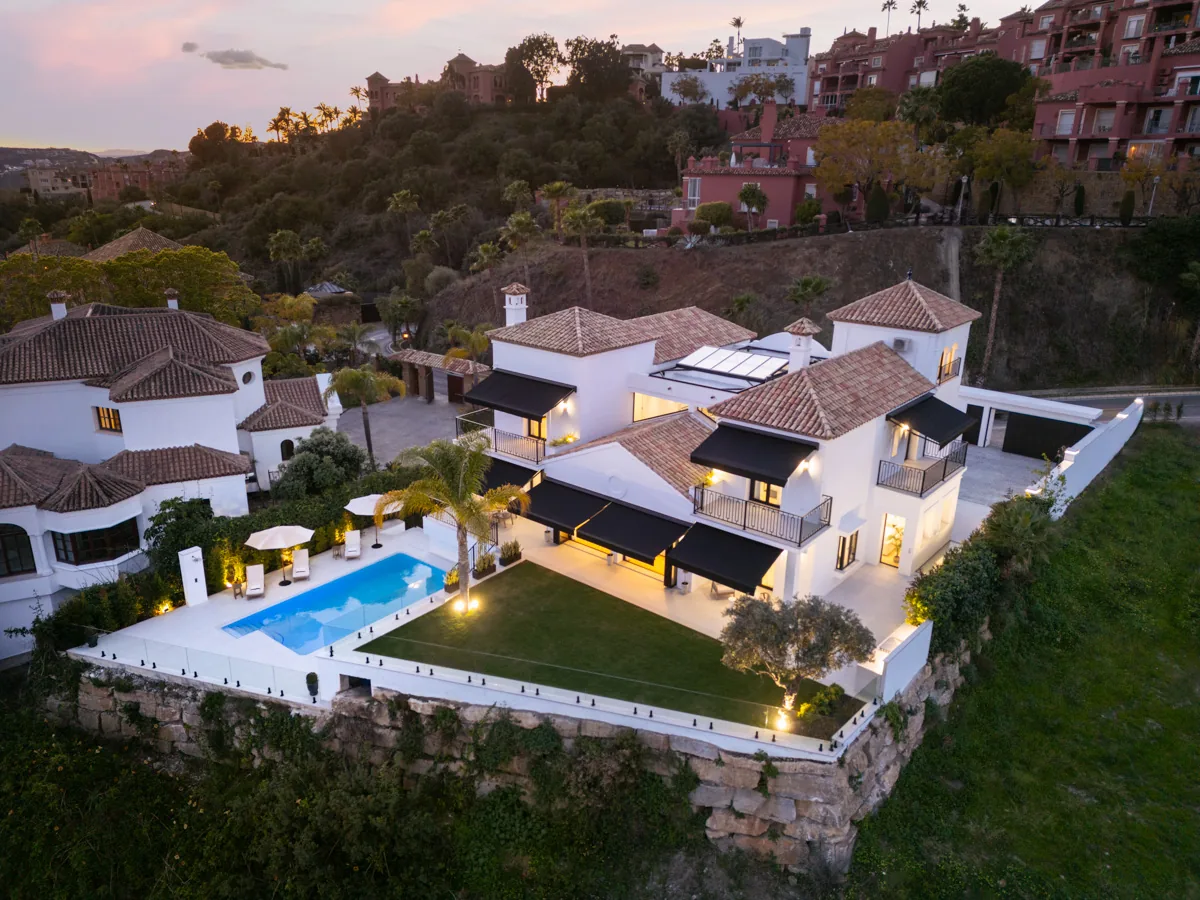 5-bedroom villa in La Quinta with private pool and private garden