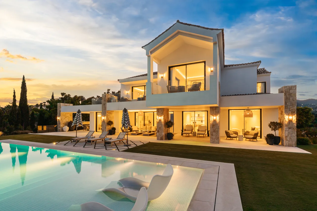 8-bedroom villa in El Herrojo with private pool and private garden — image 30