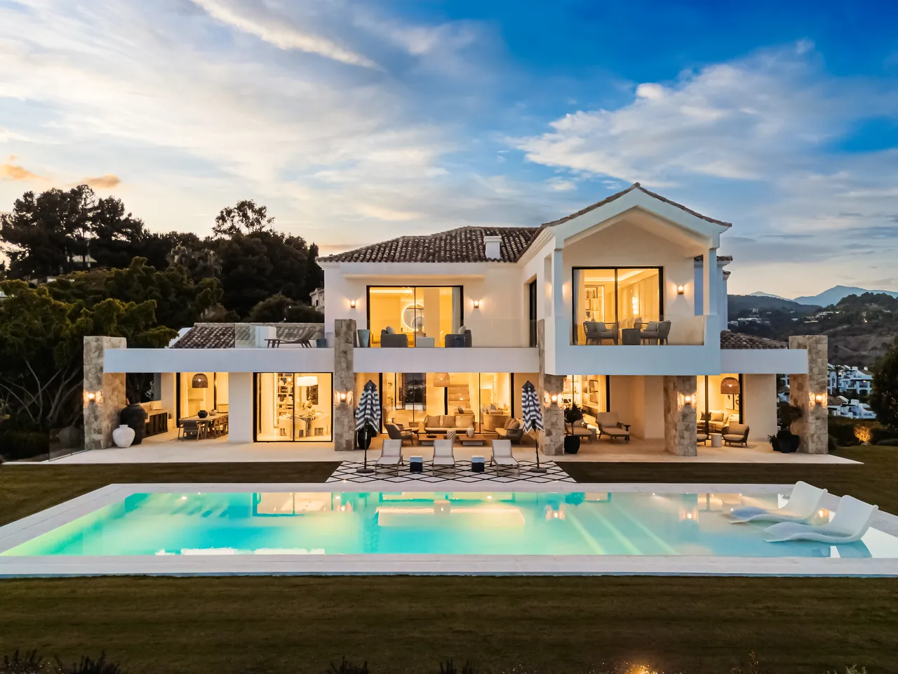 8-bedroom villa in El Herrojo with private pool and private garden — image 31