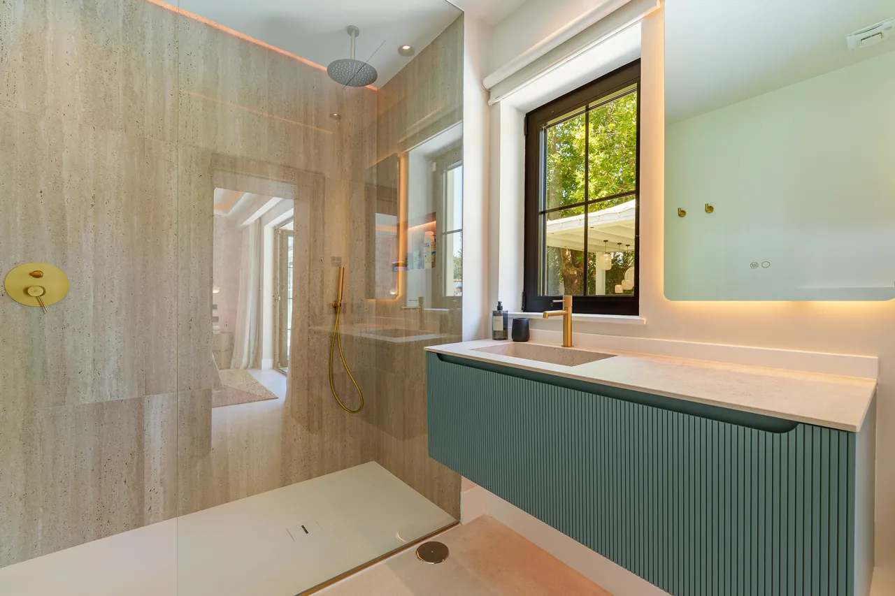 5-bedroom villa near Puerto Banús with private pool and private garden — image 10