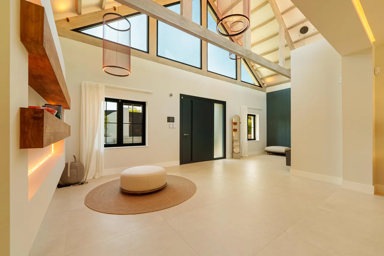 5-bedroom villa near Puerto Banús with private pool and private garden — image 27