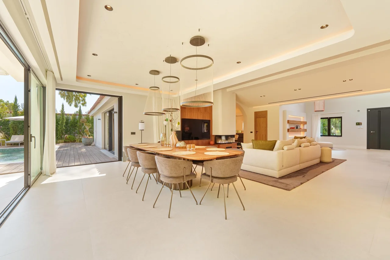 5-bedroom villa near Puerto Banús with private pool and private garden — image 29