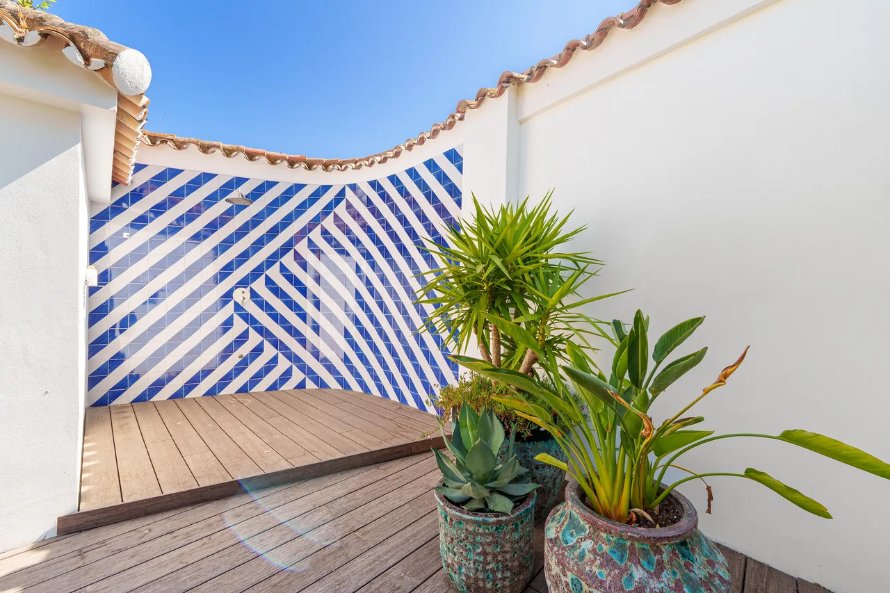 5-bedroom villa near Puerto Banús with private pool and private garden — image 34