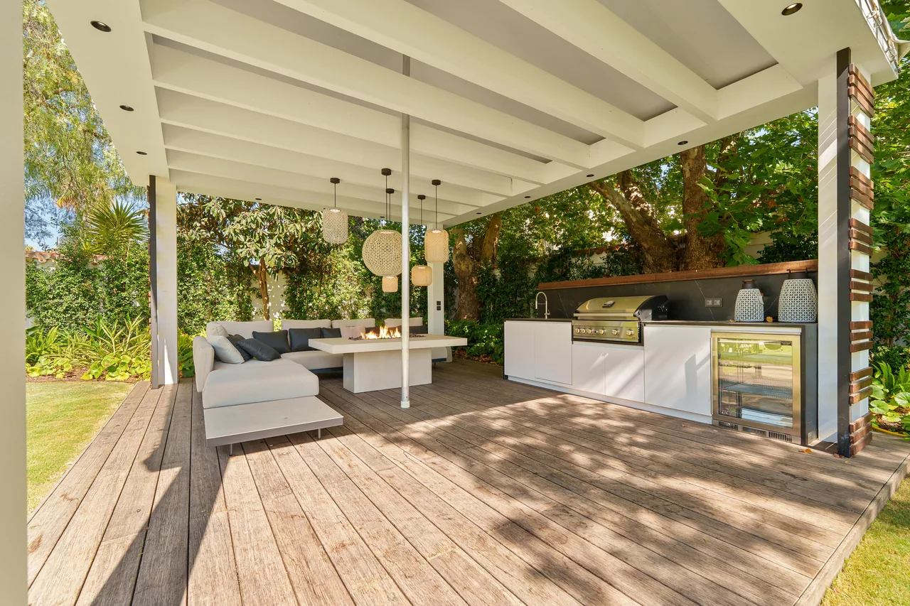 5-bedroom villa near Puerto Banús with private pool and private garden — image 36