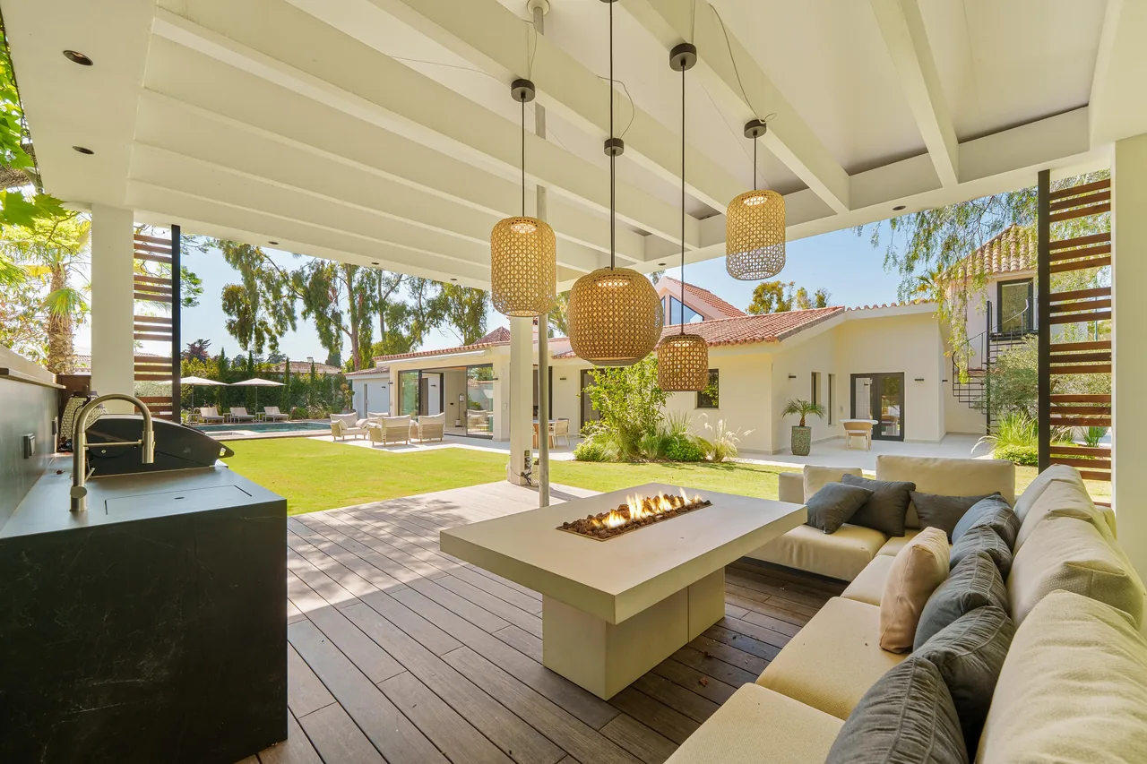 5-bedroom villa near Puerto Banús with private pool and private garden — image 39