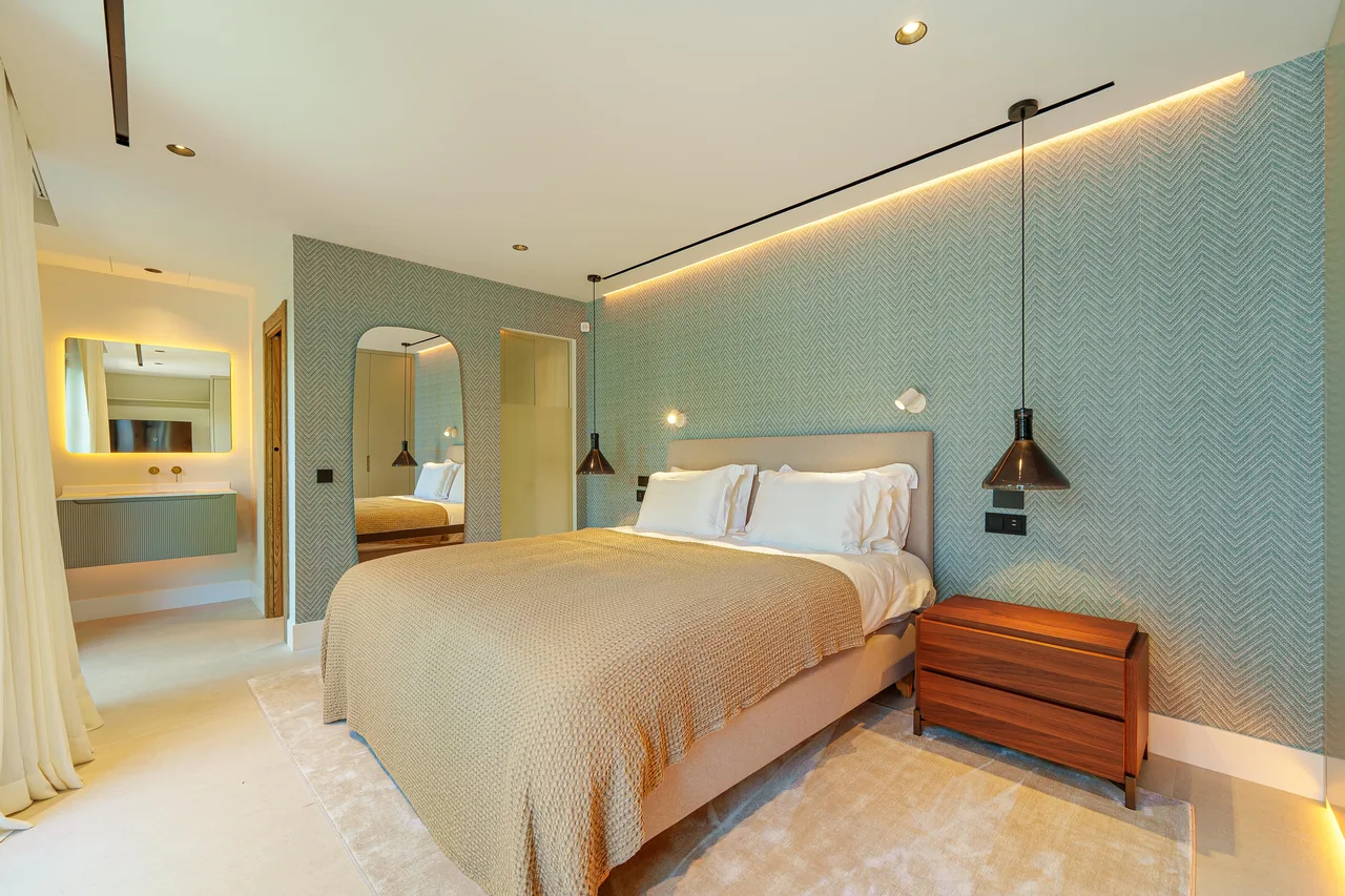 5-bedroom villa near Puerto Banús with private pool and private garden — image 43