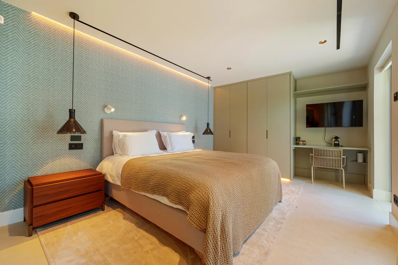 5-bedroom villa near Puerto Banús with private pool and private garden — image 44