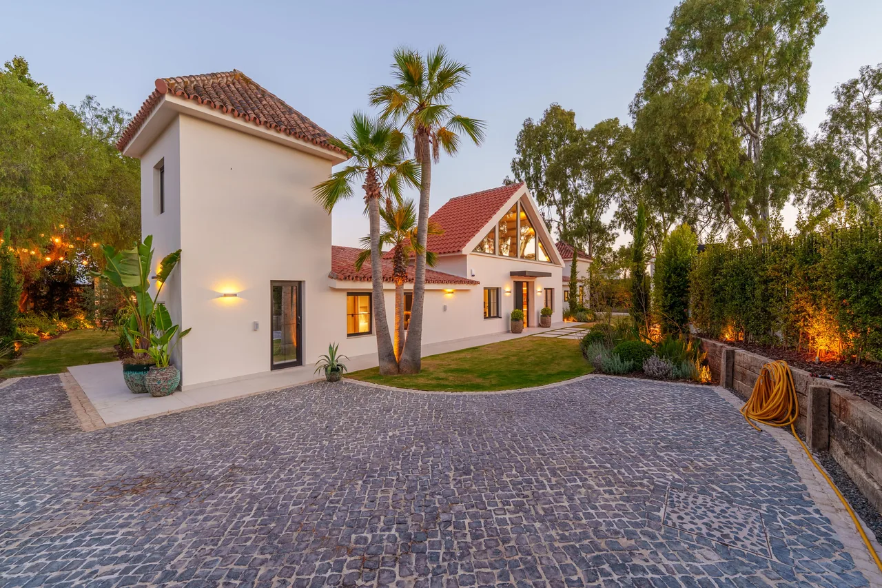 5-bedroom villa near Puerto Banús with private pool and private garden — image 49
