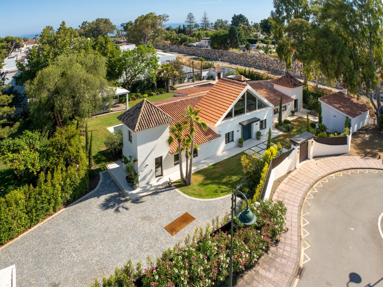 5-bedroom villa near Puerto Banús with private pool and private garden — image 58