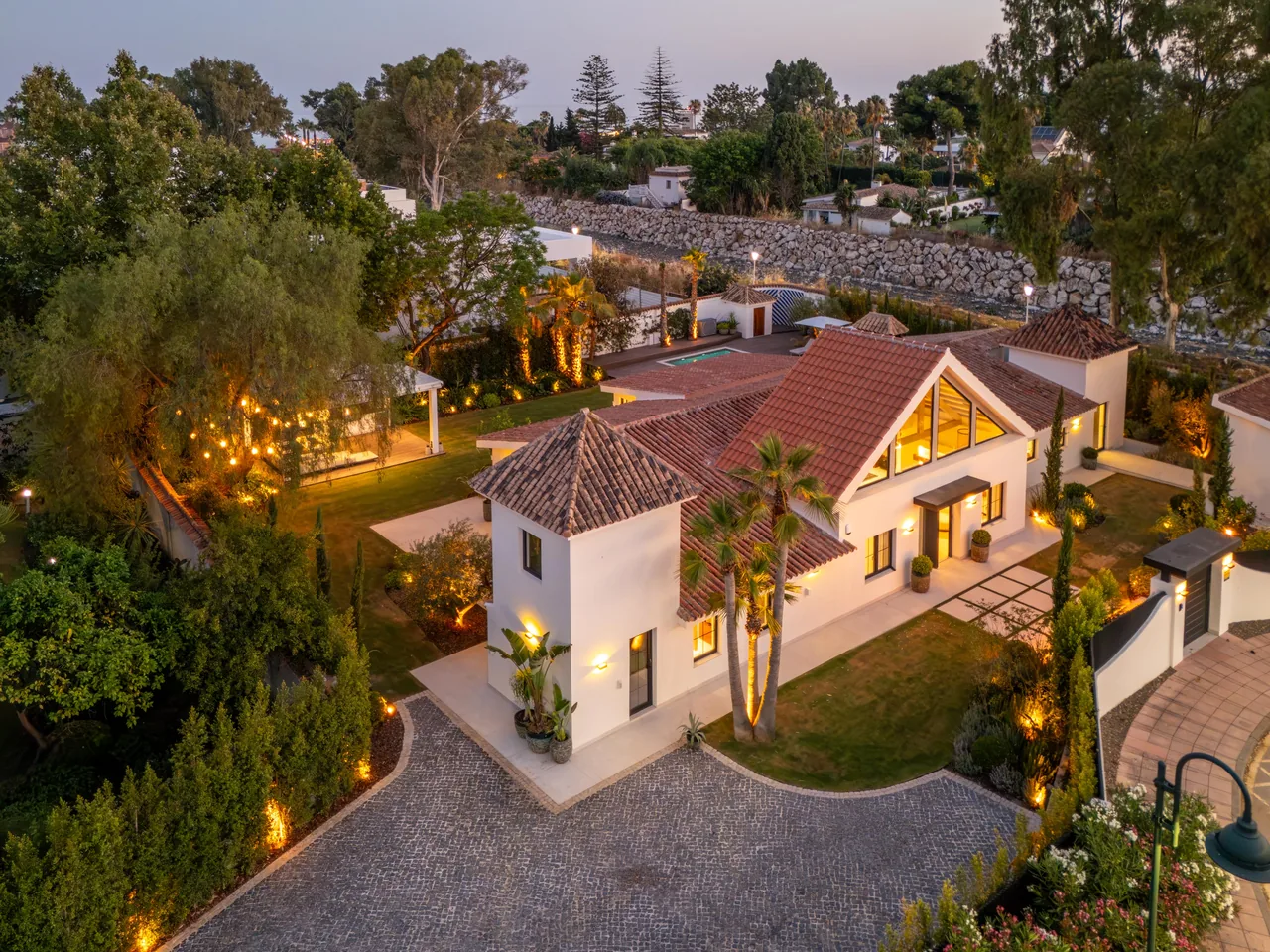 5-bedroom villa near Puerto Banús with private pool and private garden — image 59