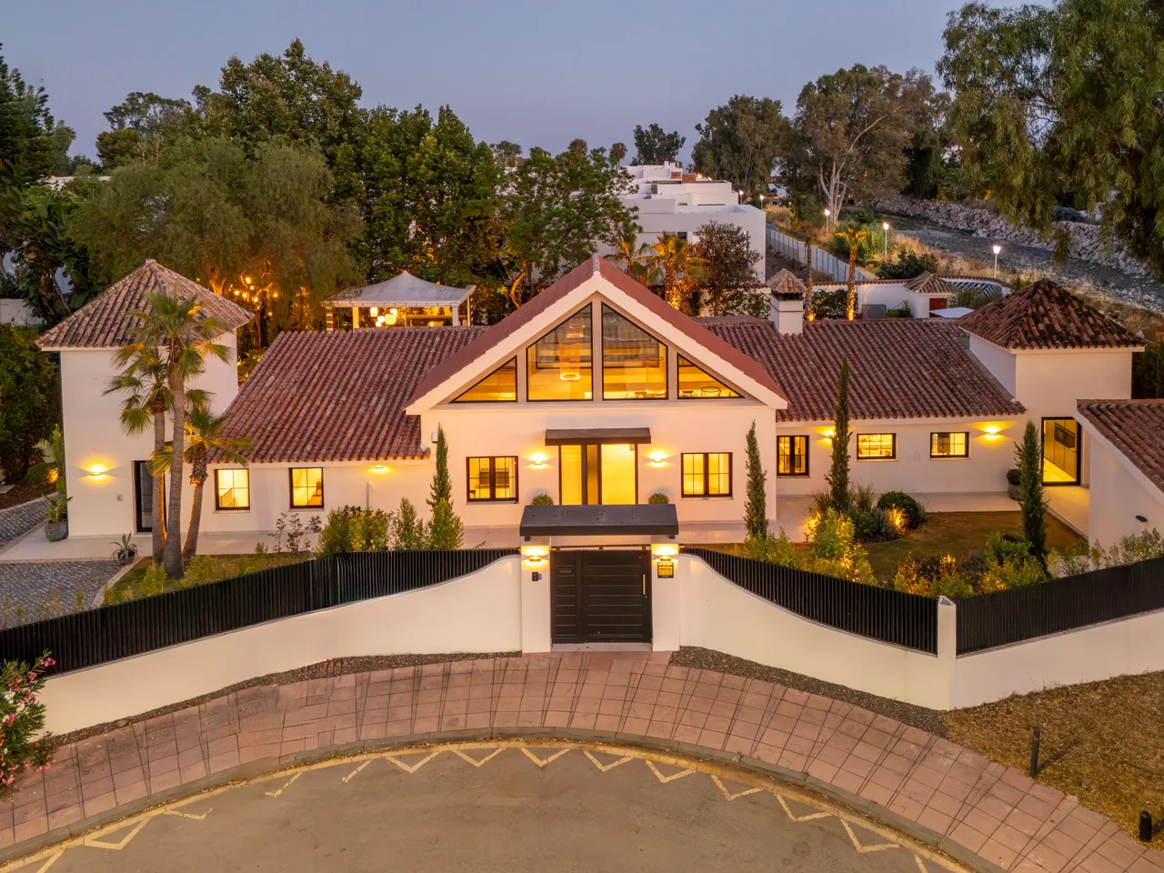 5-bedroom villa near Puerto Banús with private pool and private garden — image 60