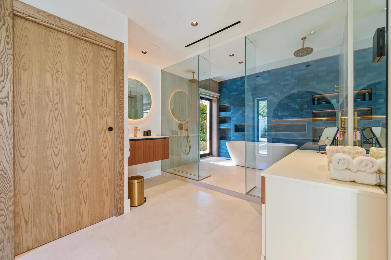 5-bedroom villa near Puerto Banús with private pool and private garden — image 61