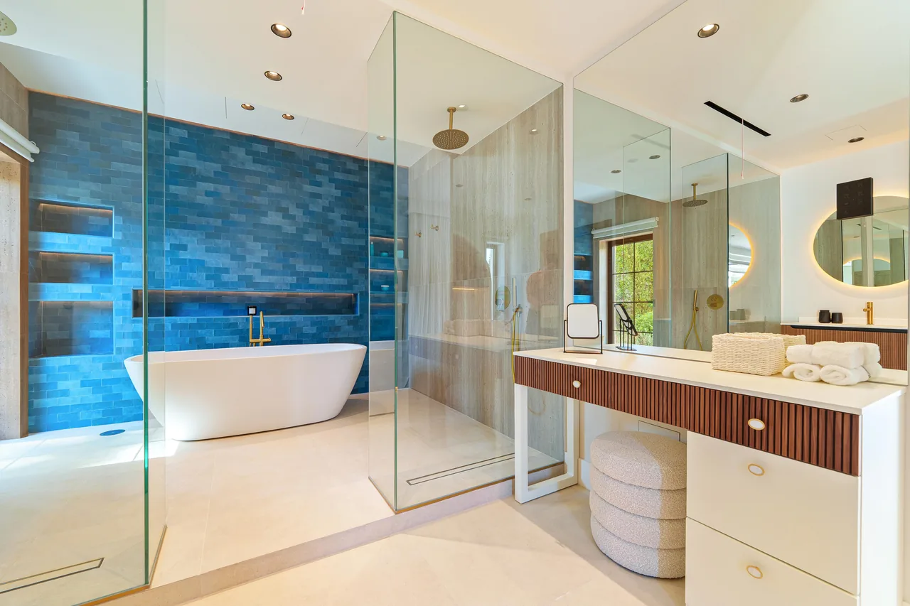 5-bedroom villa near Puerto Banús with private pool and private garden — image 63