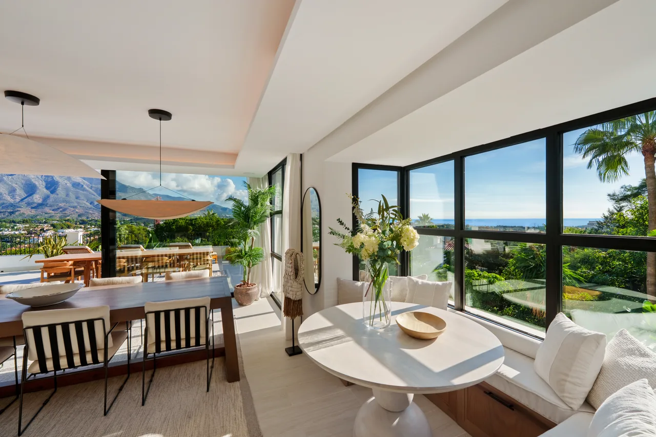 6-bedroom villa in Nueva Andalucia with private pool and private garden — image 38