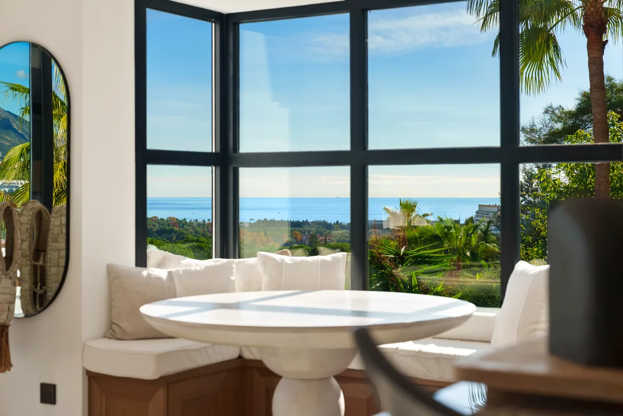 6-bedroom villa in Nueva Andalucia with private pool and private garden — image 51
