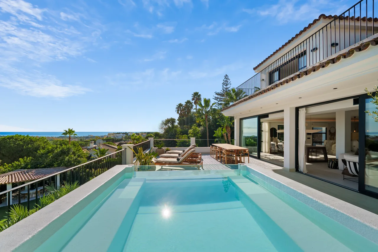 6-bedroom villa in Nueva Andalucia with private pool and private garden — image 65