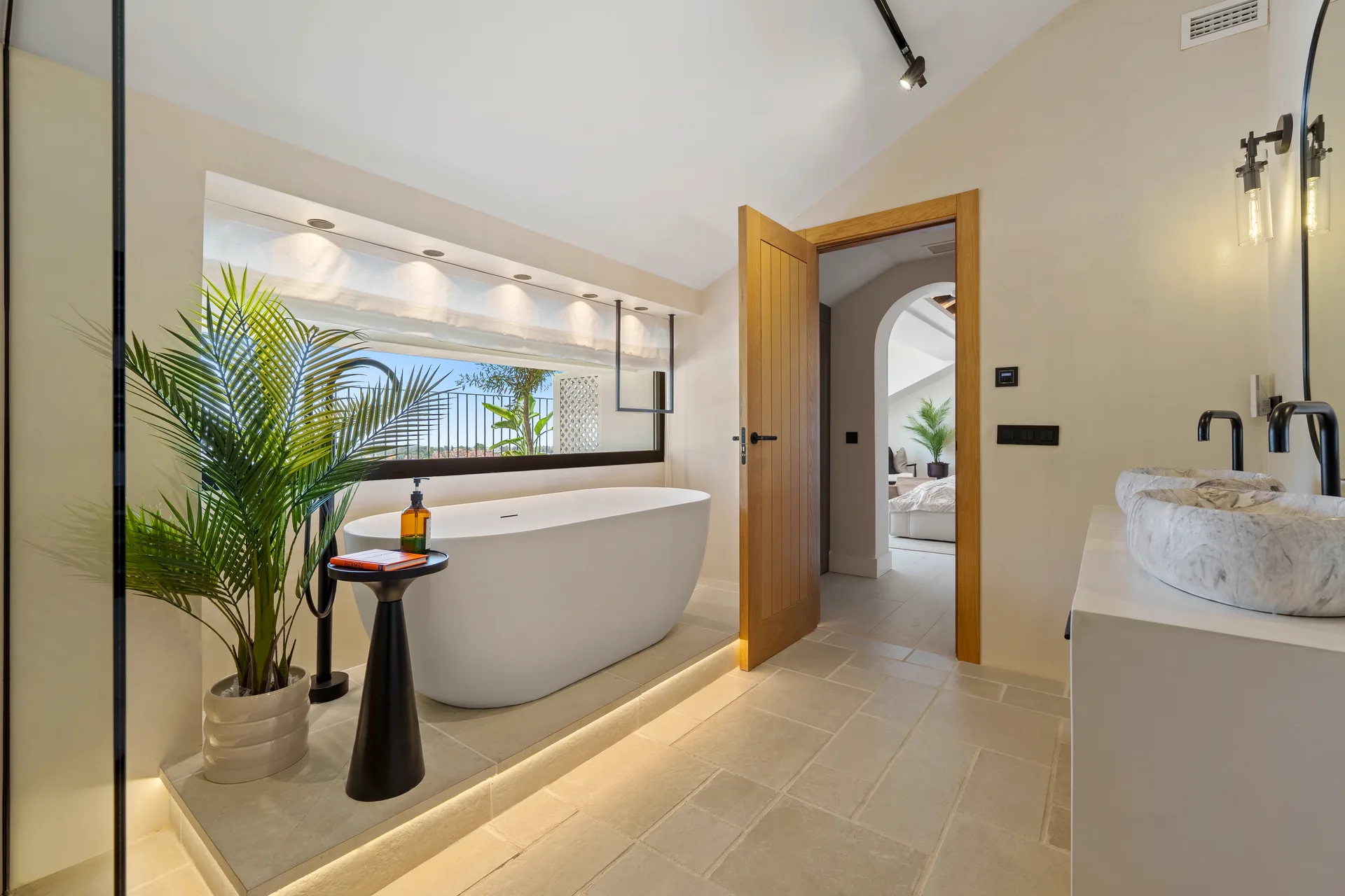 6-bedroom villa in Nueva Andalucia with private pool and private garden — image 72