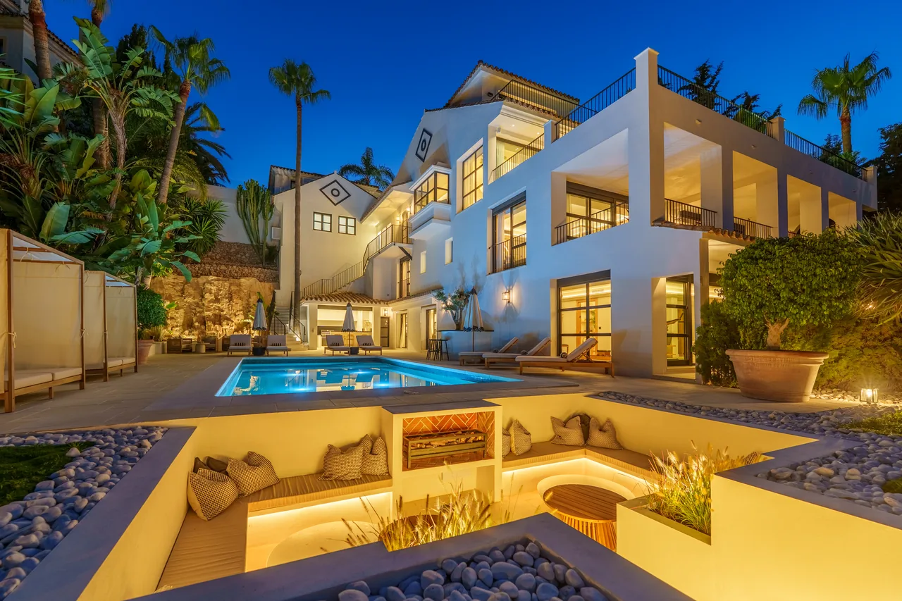 6-bedroom villa in Nueva Andalucia with private pool and private garden