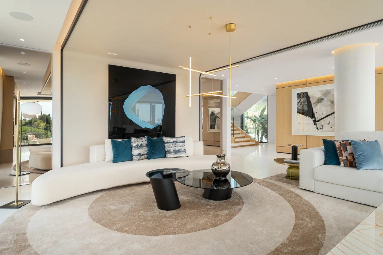 5-bedroom villa in Marbella Hill Club with private pool and private garden — image 6