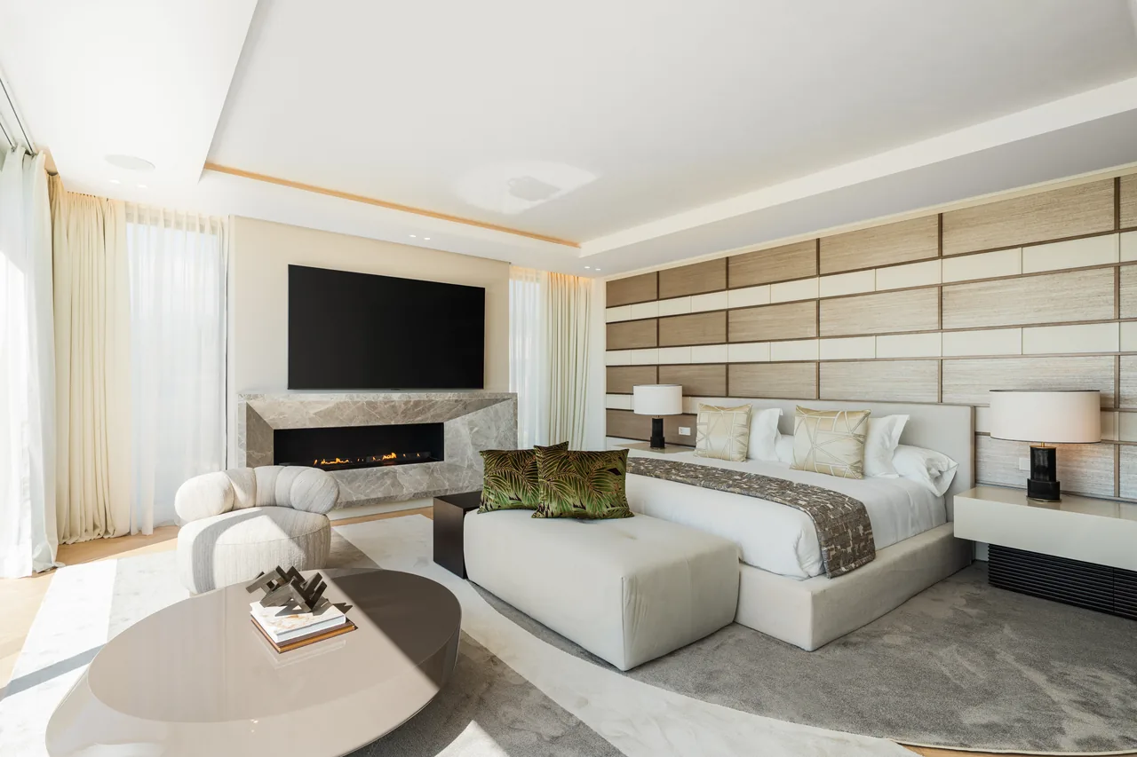 5-bedroom villa in Marbella Hill Club with private pool and private garden — image 10
