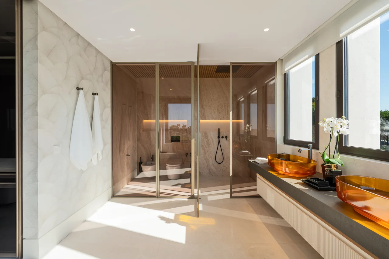 5-bedroom villa in Marbella Hill Club with private pool and private garden — image 14