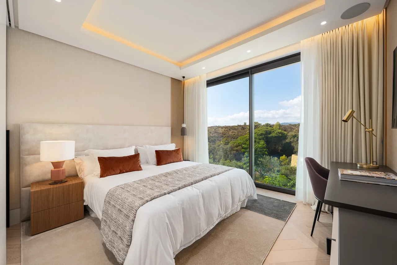 5-bedroom villa in Marbella Hill Club with private pool and private garden — image 17