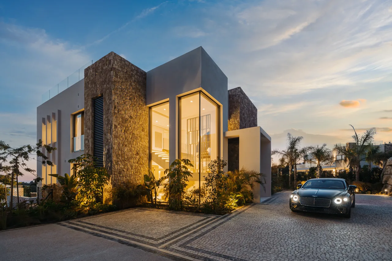 5-bedroom villa in Marbella Hill Club with private pool and private garden — image 25