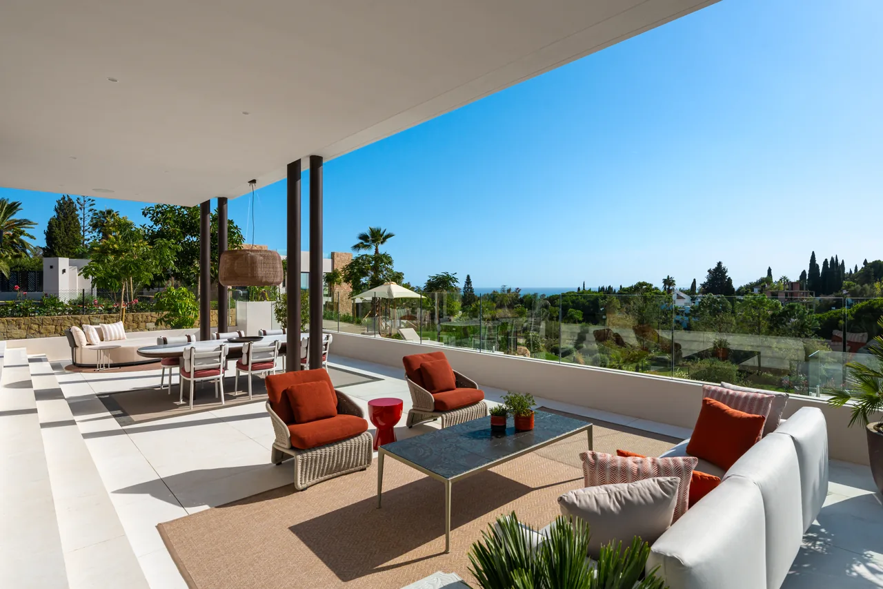 5-bedroom villa in Marbella Hill Club with private pool and private garden — image 33