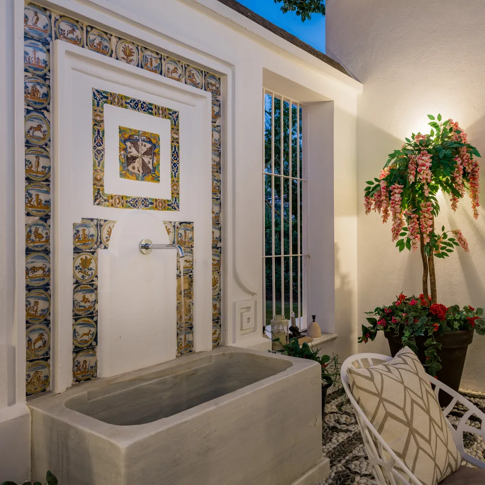 6-bedroom villa in La Cerquilla with private pool and private garden — image 5