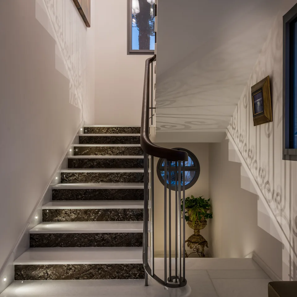 6-bedroom villa in La Cerquilla with private pool and private garden — image 9