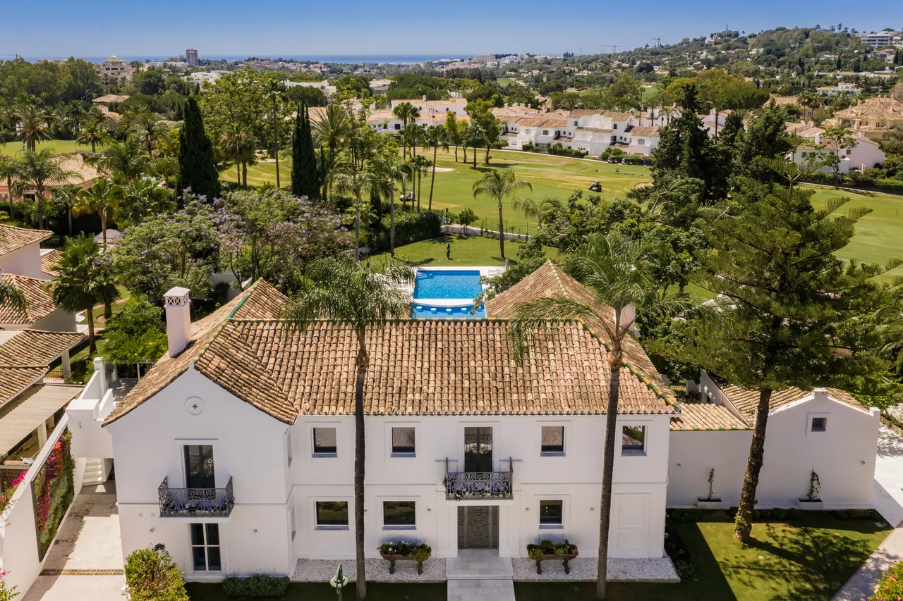 6-bedroom villa in La Cerquilla with private pool and private garden — image 15