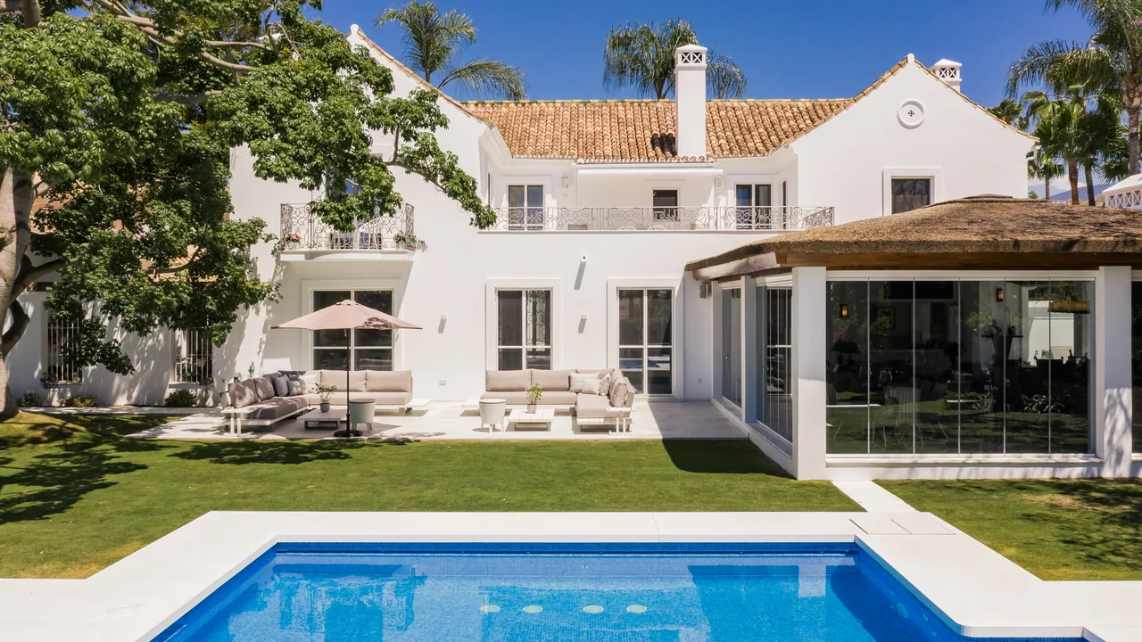 6-bedroom villa in La Cerquilla with private pool and private garden — image 16