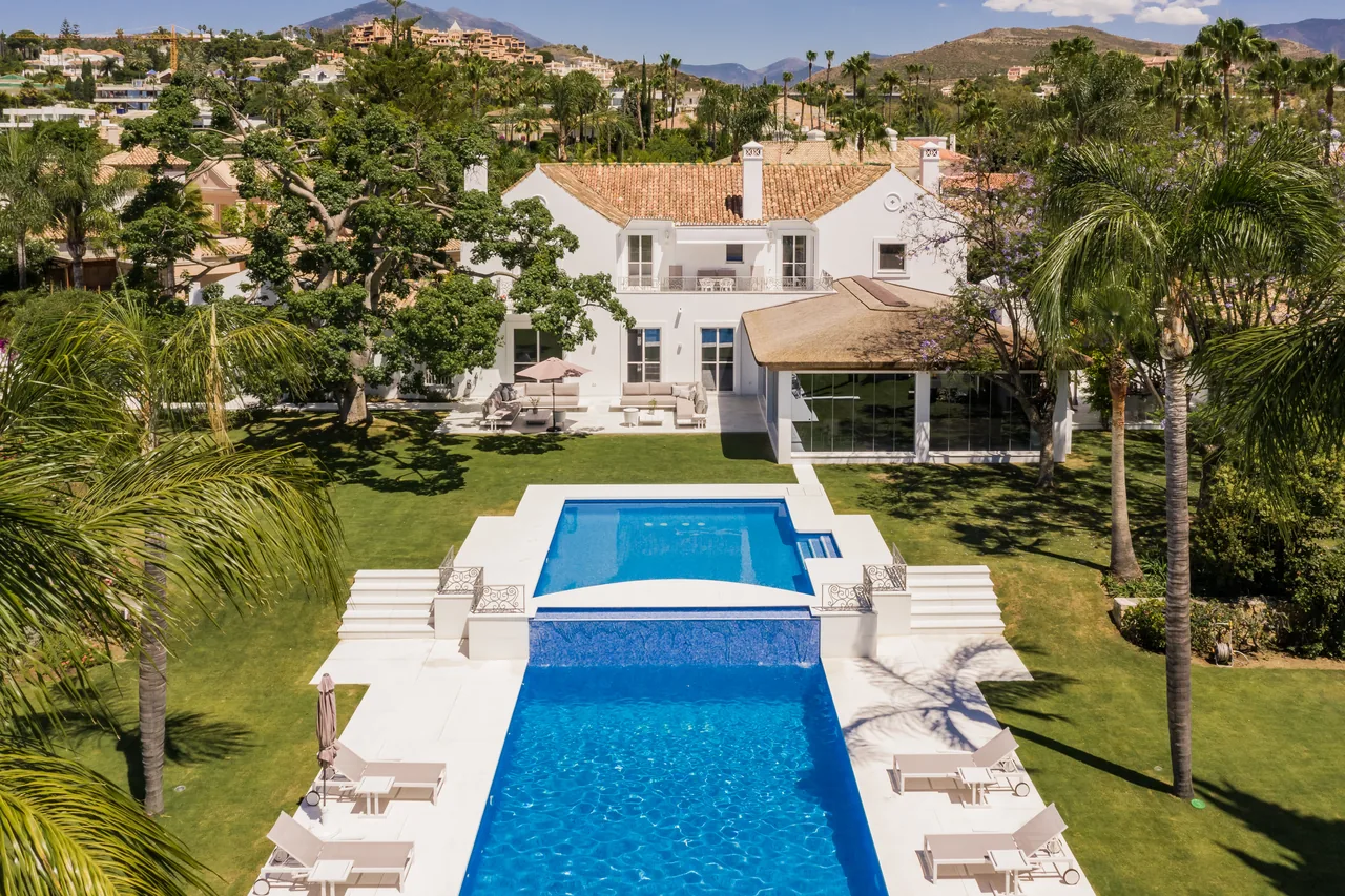6-bedroom villa in La Cerquilla with private pool and private garden — image 19