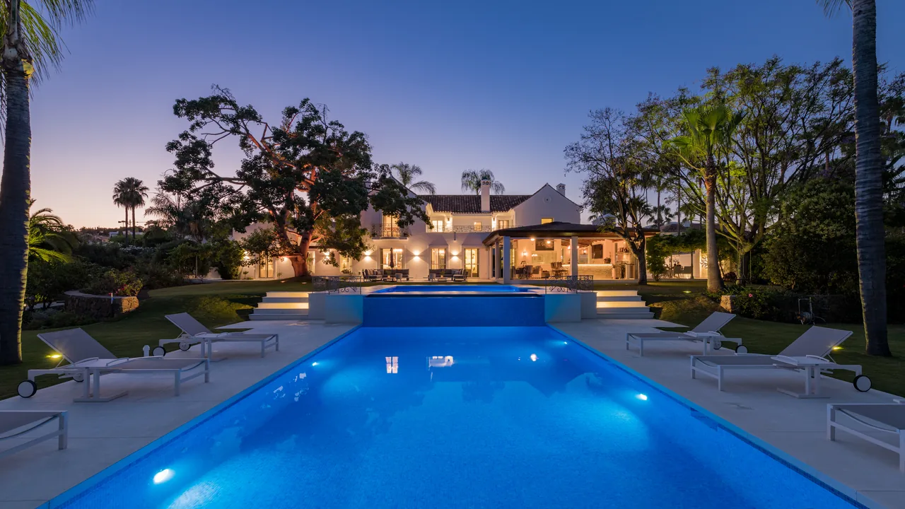 6-bedroom villa in La Cerquilla with private pool and private garden — image 31