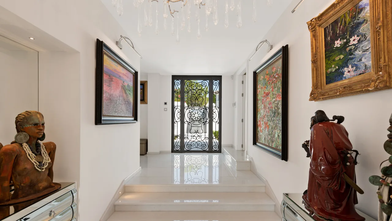 6-bedroom villa in La Cerquilla with private pool and private garden — image 46