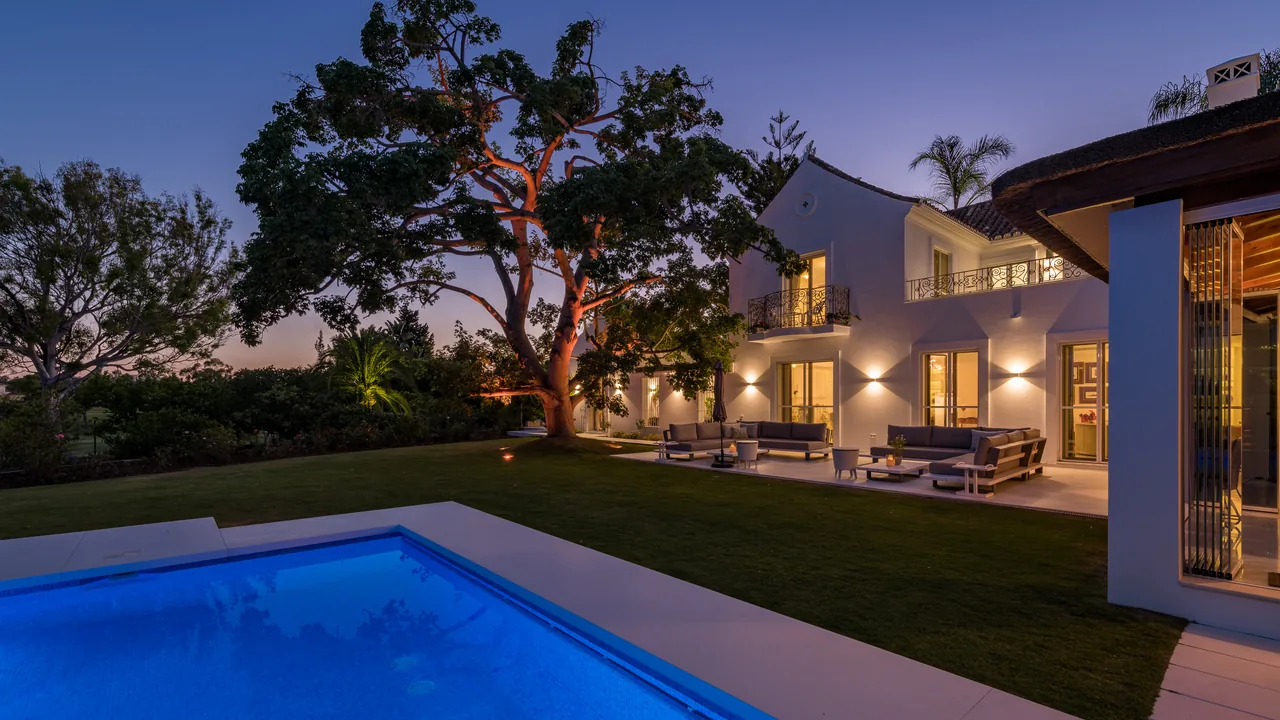6-bedroom villa in La Cerquilla with private pool and private garden — image 47