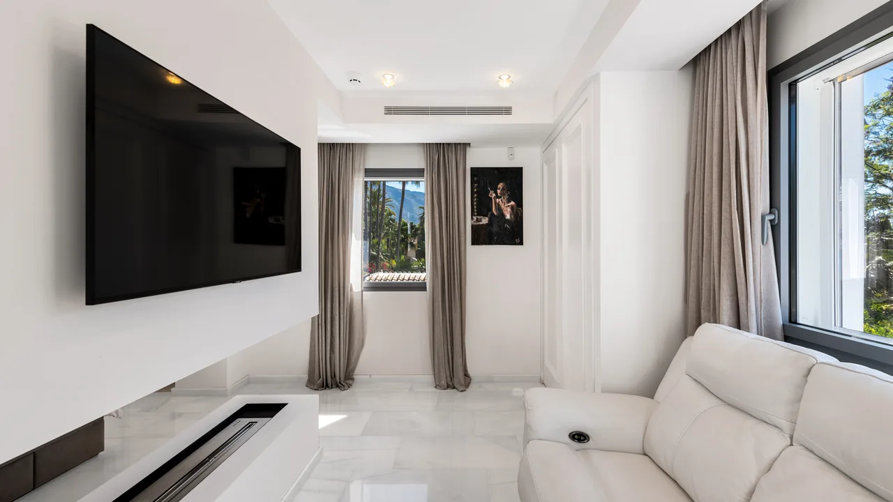 6-bedroom villa in La Cerquilla with private pool and private garden — image 56