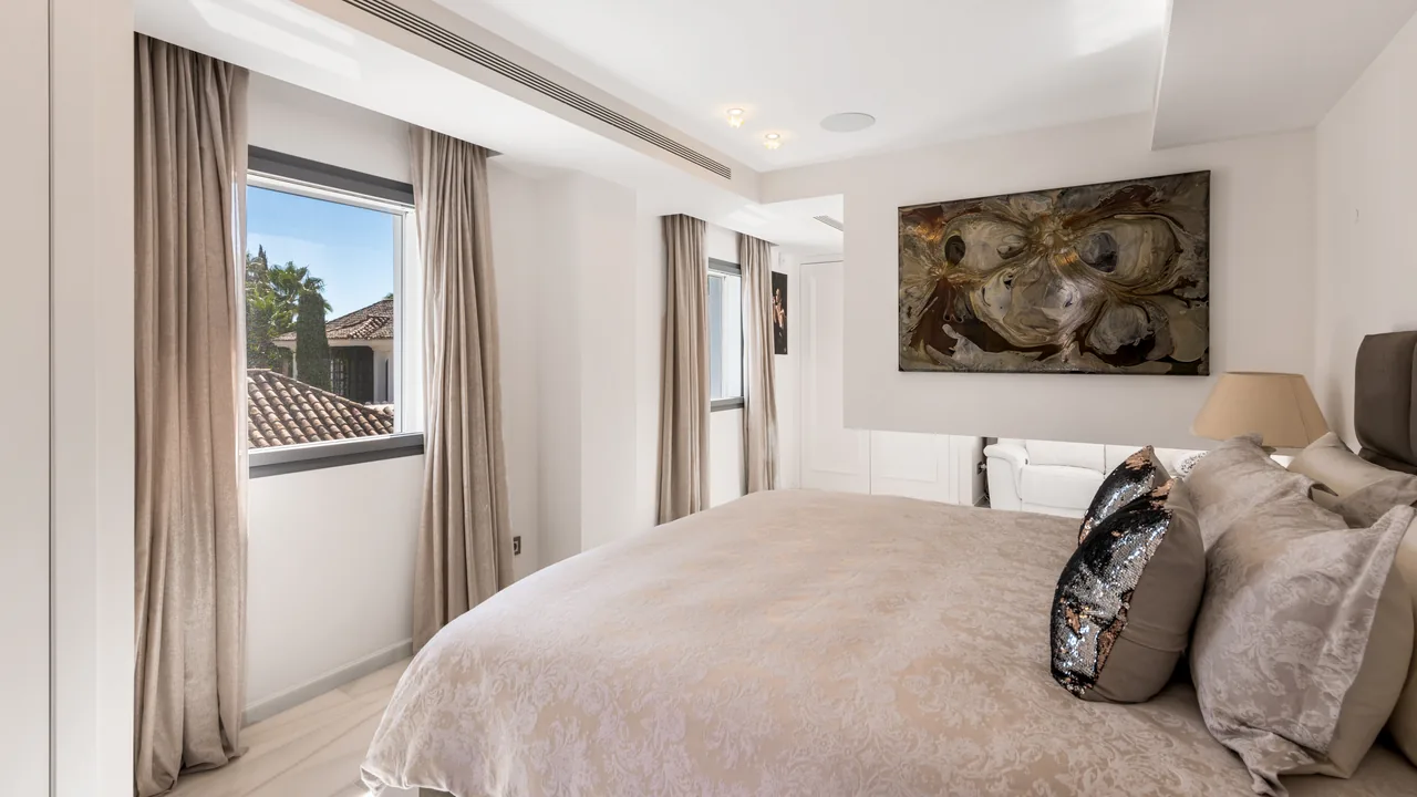 6-bedroom villa in La Cerquilla with private pool and private garden — image 57