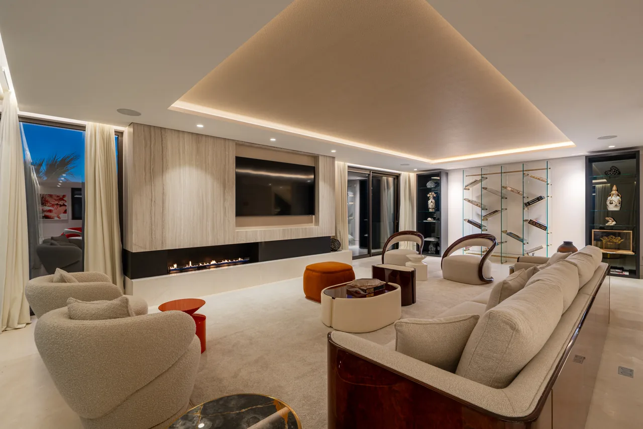 5-bedroom villa in Marbella Hill Club with private pool and private garden — image 13
