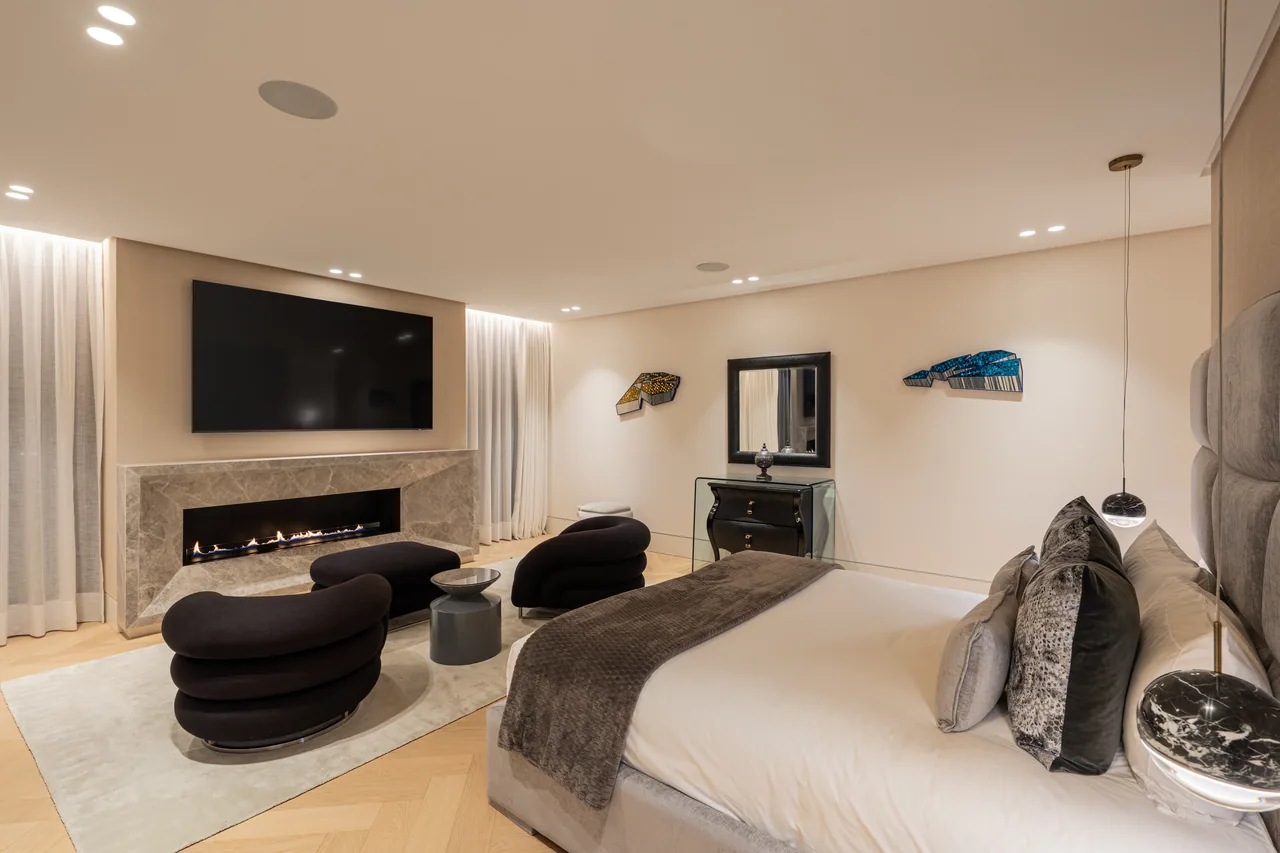 5-bedroom villa in Marbella Hill Club with private pool and private garden — image 18