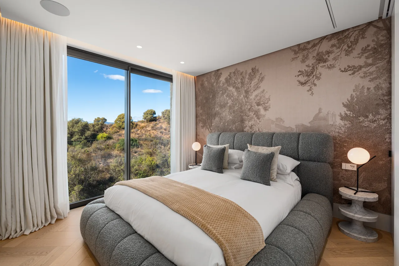 5-bedroom villa in Marbella Hill Club with private pool and private garden — image 20