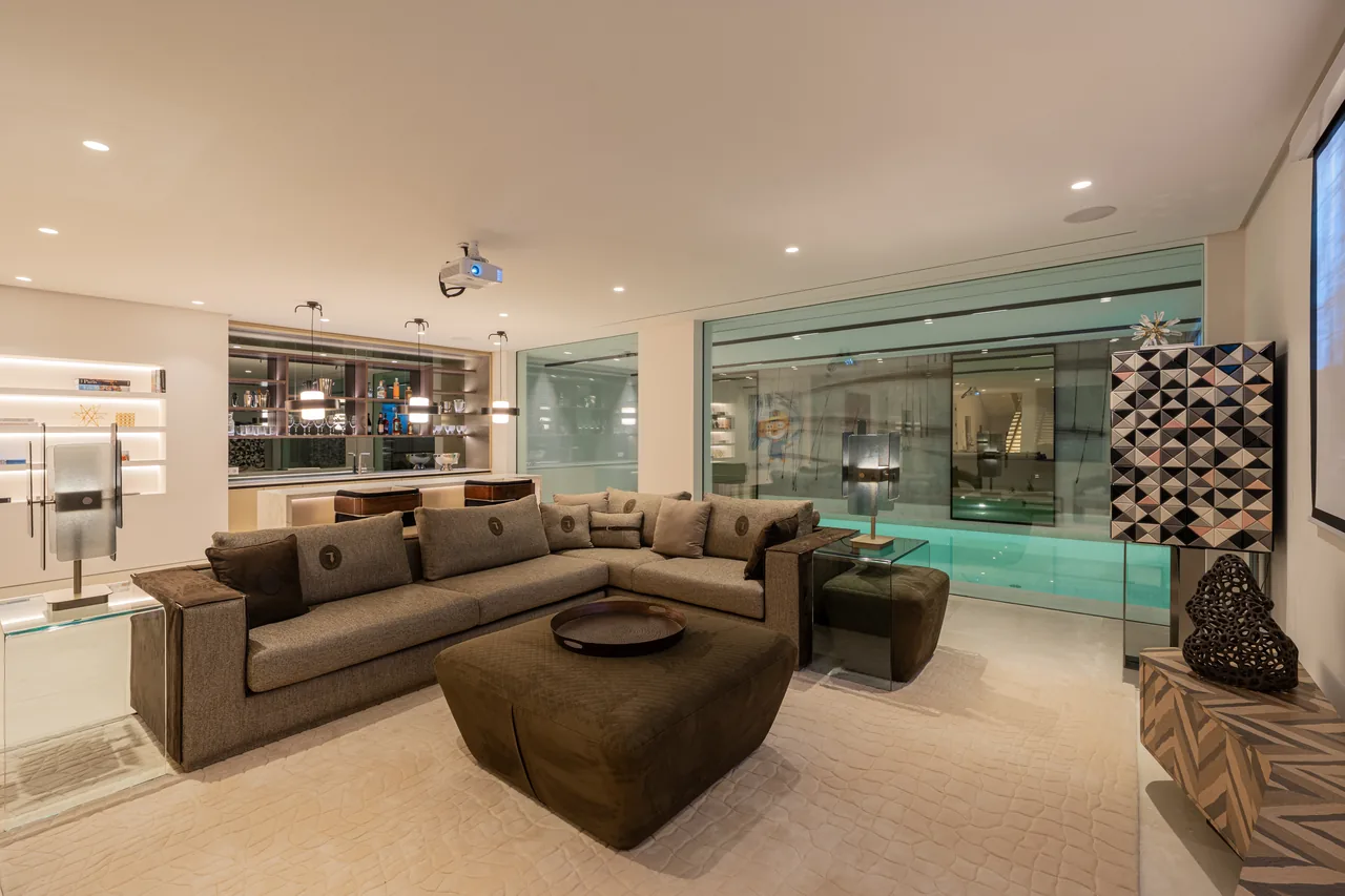 5-bedroom villa in Marbella Hill Club with private pool and private garden — image 23