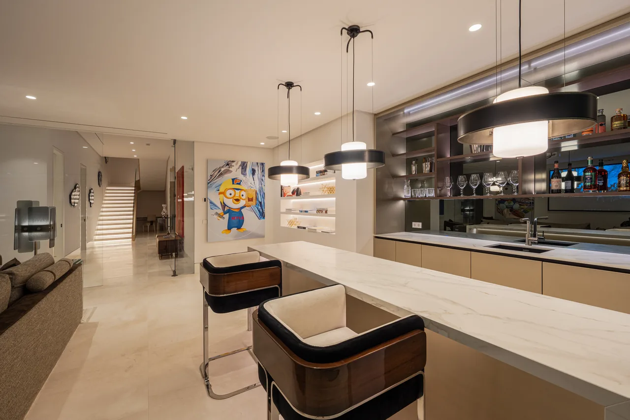 5-bedroom villa in Marbella Hill Club with private pool and private garden — image 24