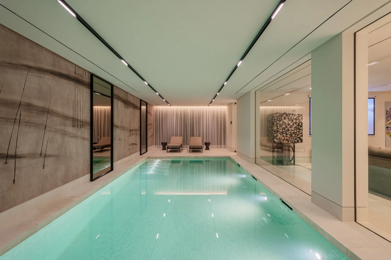 5-bedroom villa in Marbella Hill Club with private pool and private garden — image 25