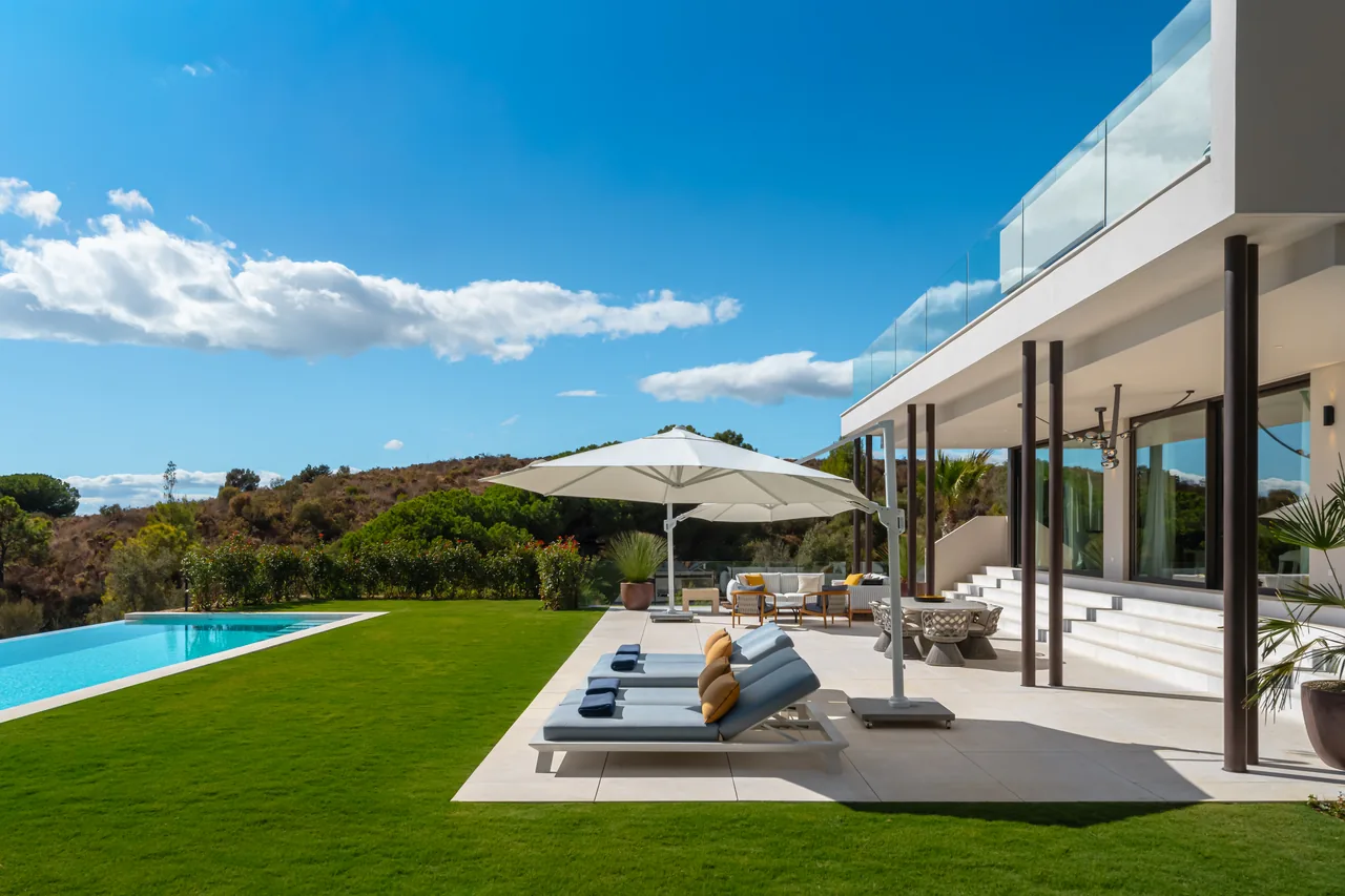 5-bedroom villa in Marbella Hill Club with private pool and private garden — image 31