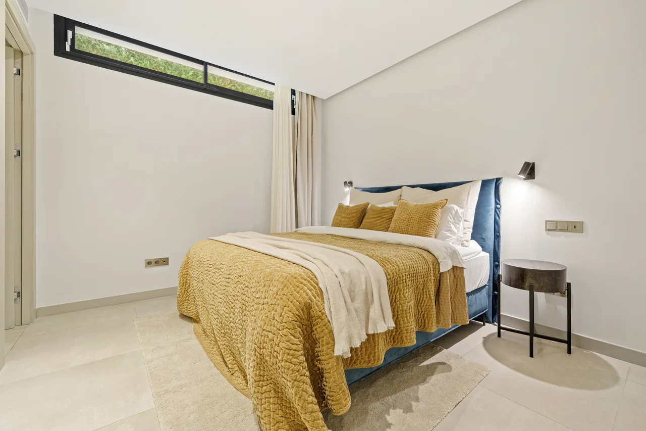 5-bedroom villa in Nueva Andalucia with private pool and private garden — image 30