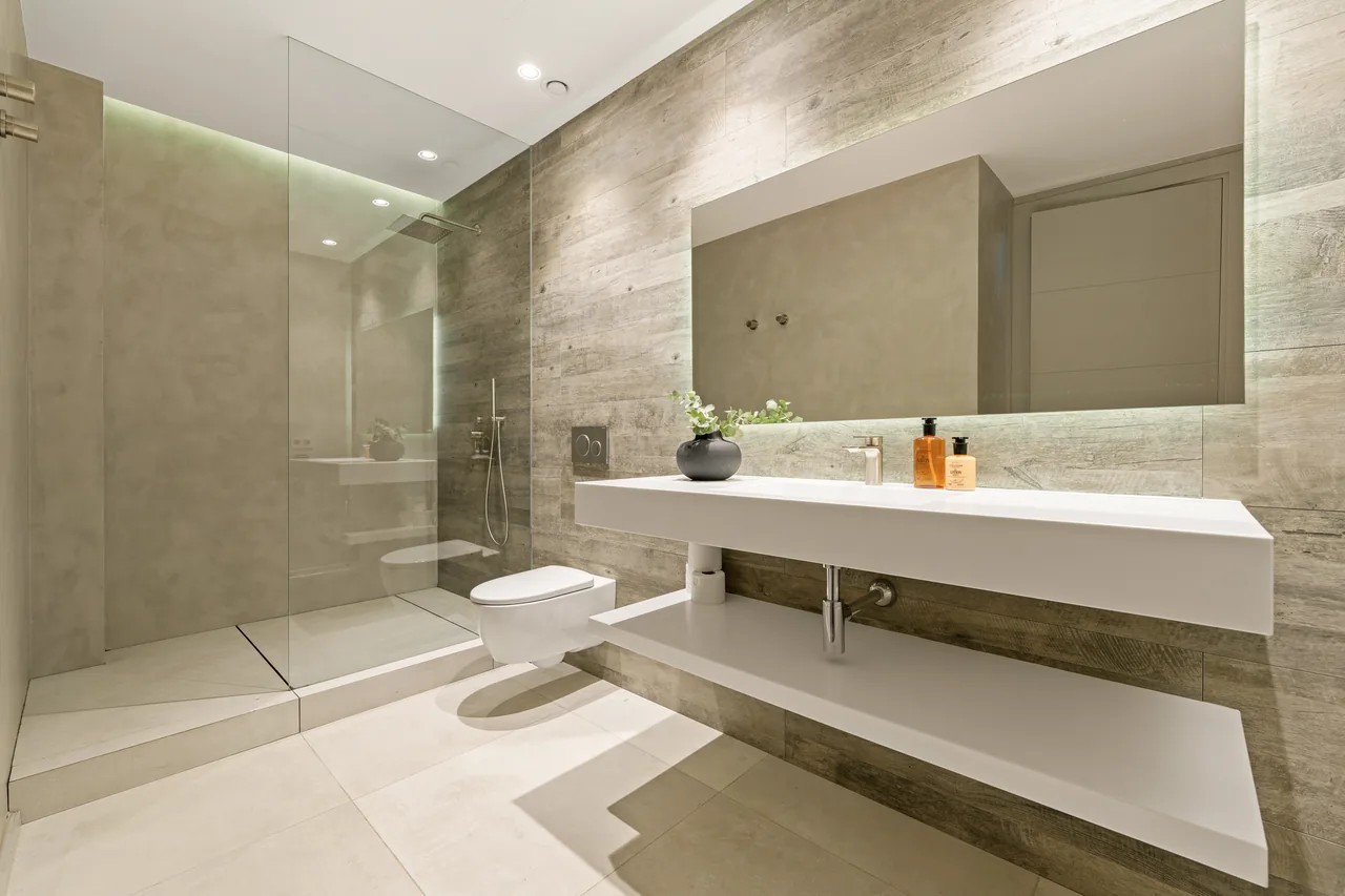 5-bedroom villa in Nueva Andalucia with private pool and private garden — image 31