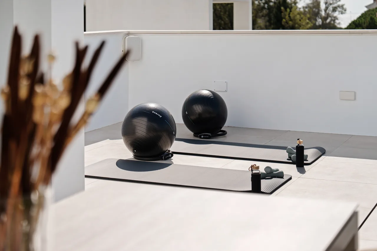 5-bedroom villa in Nueva Andalucia with private pool and private garden — image 37