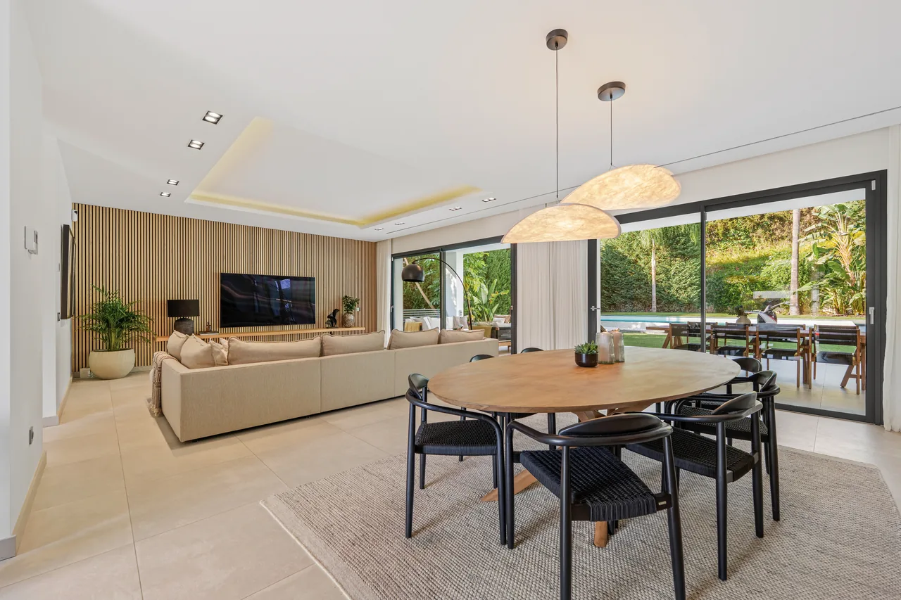 5-bedroom villa in Nueva Andalucia with private pool and private garden — image 39